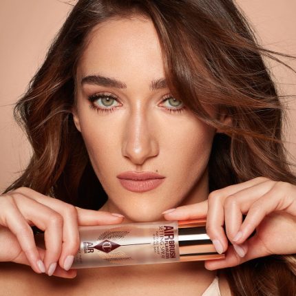 Airbrush Flawless Setting Spray with model Bella
