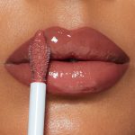 Pillow Talk Big Lip Plumpgasm - Medium/Deep on medium skin tone model