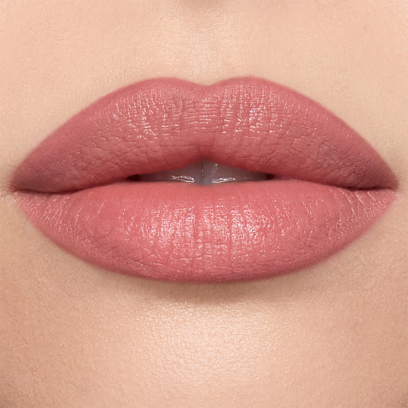 lip liner makeup close up