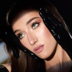 Bella Tilbury wearing Super Nudes Easy Eye Palette