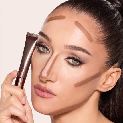 Bella Tilbury Hollywood Contour Wand contour application