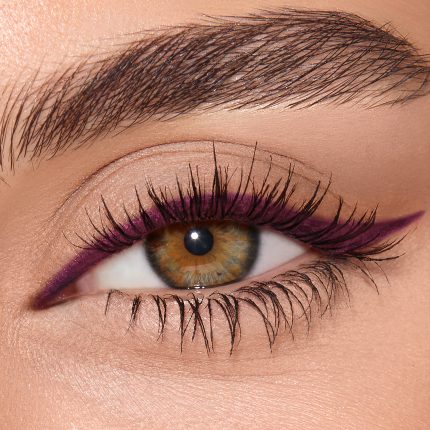 Fig Smoulder on model close up