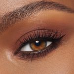 Exagger-eyes Eyeshadow Stick - Chestnut Sculpt Model Close Up