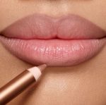 GLOSSY NUDE PINK LIP DUO CLOSE UP