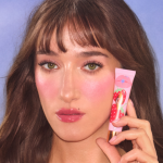 UNREAL LIP OIL strawberry vanilla grain fair model