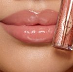 GLOSSY NUDE PINK LIP DUO CLOSE UP