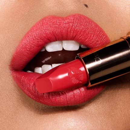 hot-lips-hot-emily-lipshot