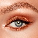 Winter eyeshadow look with Eyes to Mesmerise cream eyeshadow in Star Gold